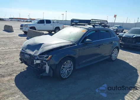 2018 Audi A3 E-Tron 1.4T Premium/1.4T Tech Premium z USA, uszkodzony, nr VIN WAUTPBFF3JA070228